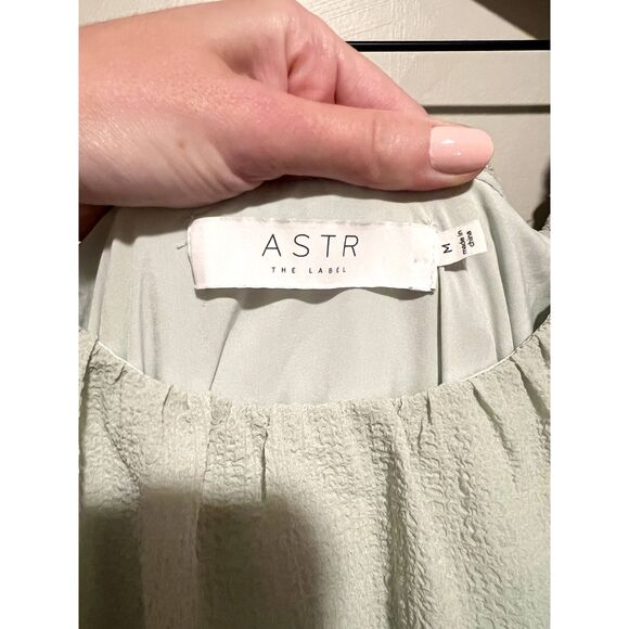 ASTR The Label Smocked Tiered Maxi Dress Sage Size Medium - Picture 8 of 10